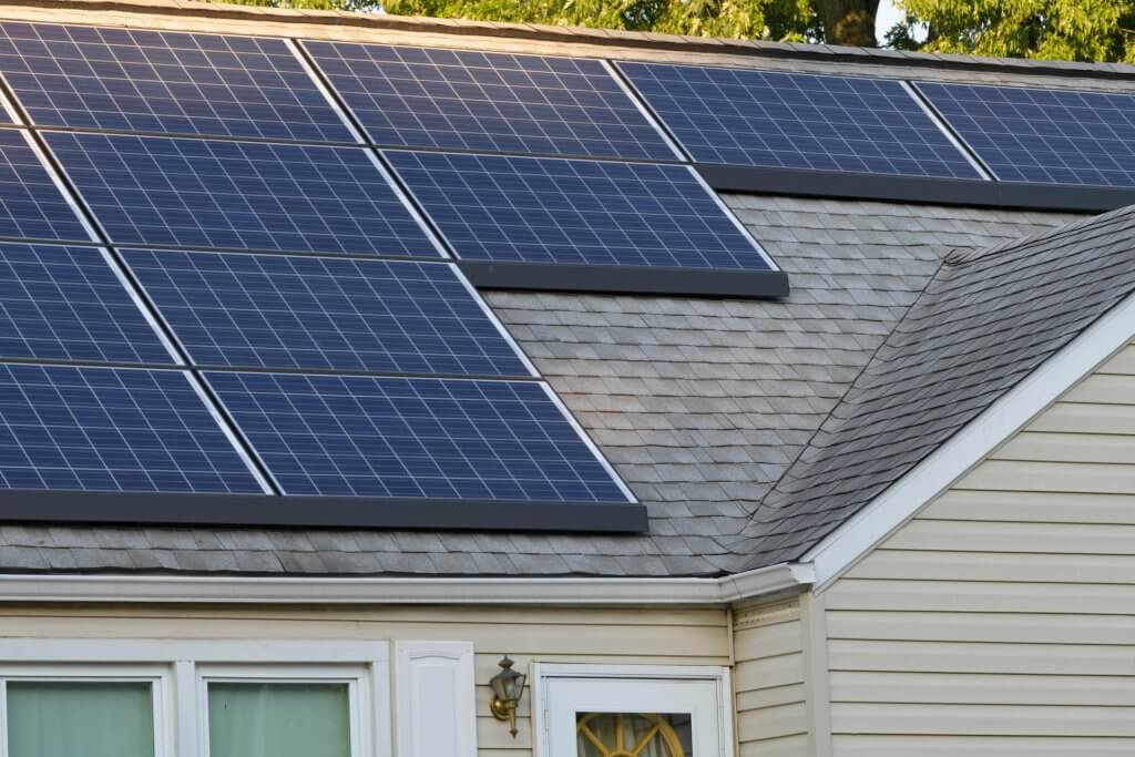 Energia solar acessível: como o consórcio pode ajudar você a ter painéis fotovoltaicos em casa