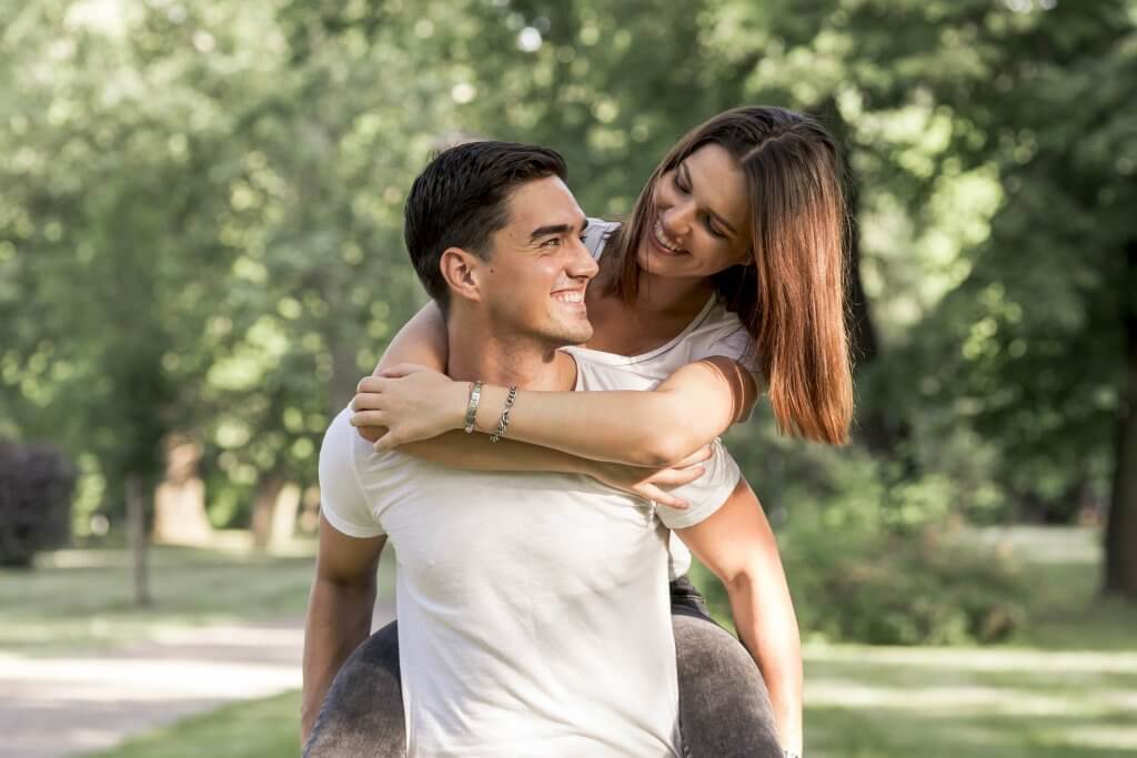 Amor, planos e boletos: como casais organizam a vida financeira